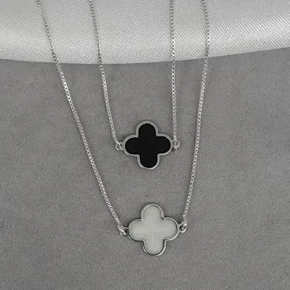 ESCAPULARIO VAN CLEEF PRETO E BRANCO PEROLADO